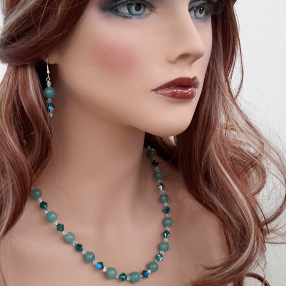 NWT Crystals & Green Aventurine Necklace Set - Picture 6 of 8